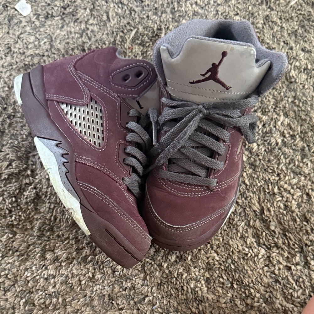 Air Jordan retro 5 burgundy 9c Maroon and Gray Sneakers